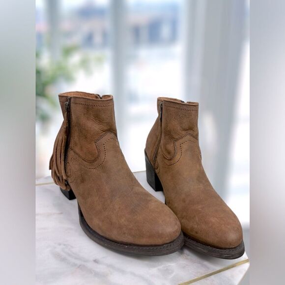 Anthropologie BASKE FRINGED WESTERN Handmade leather Goodyear Welt Boot Size 8 - Picture 2 of 15
